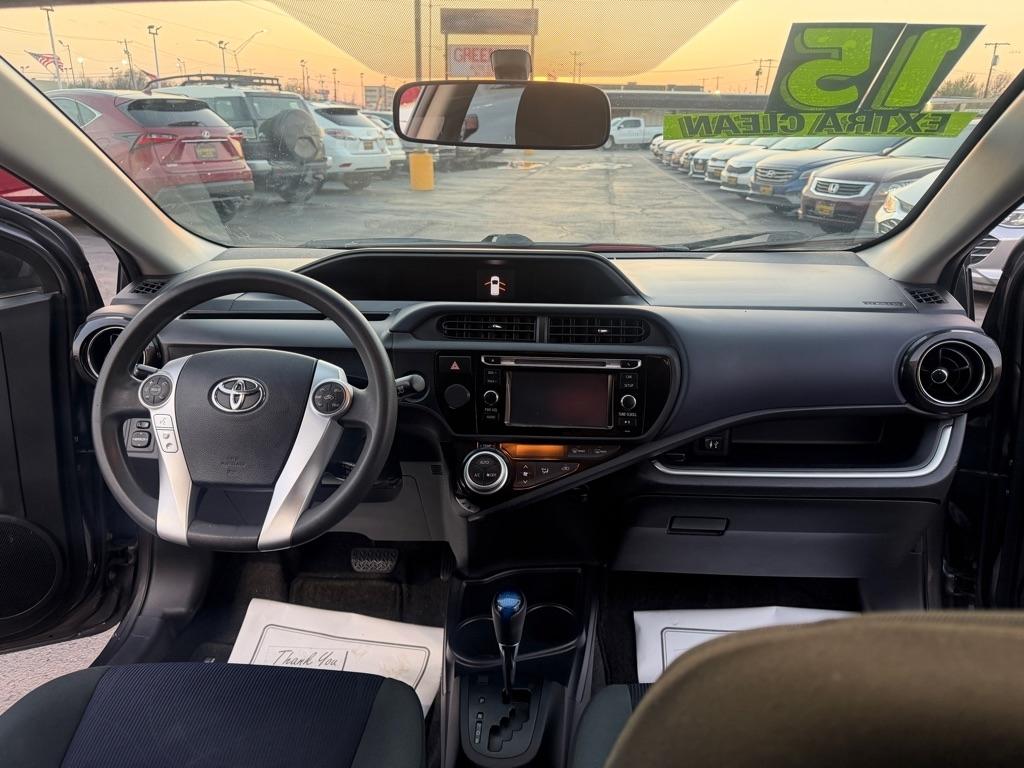 Toyota Prius c One 2015