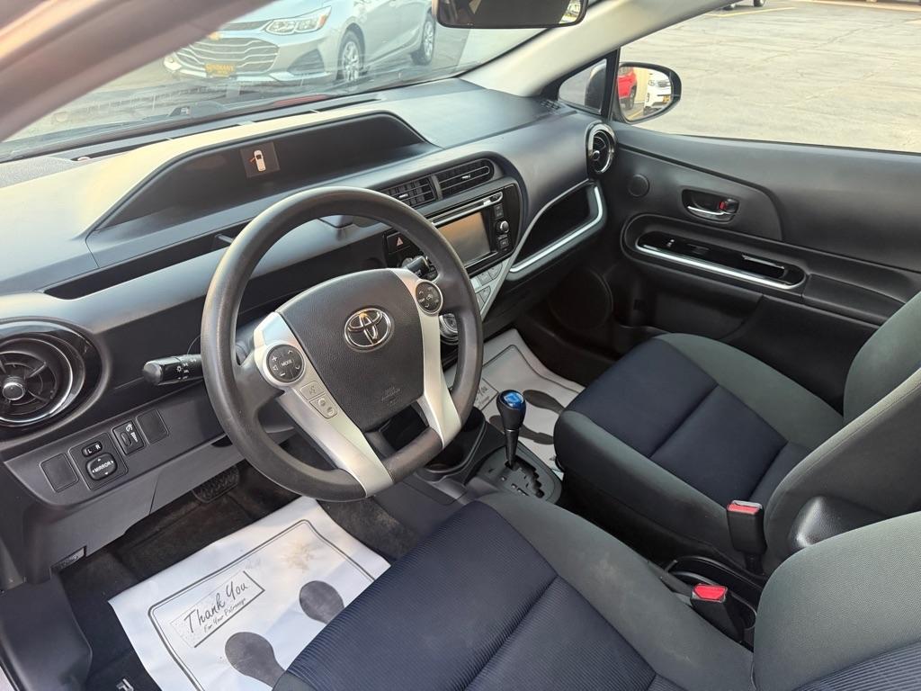 Toyota Prius c One 2015