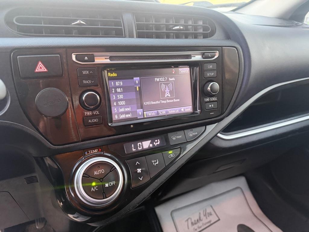 Toyota Prius c One 2015