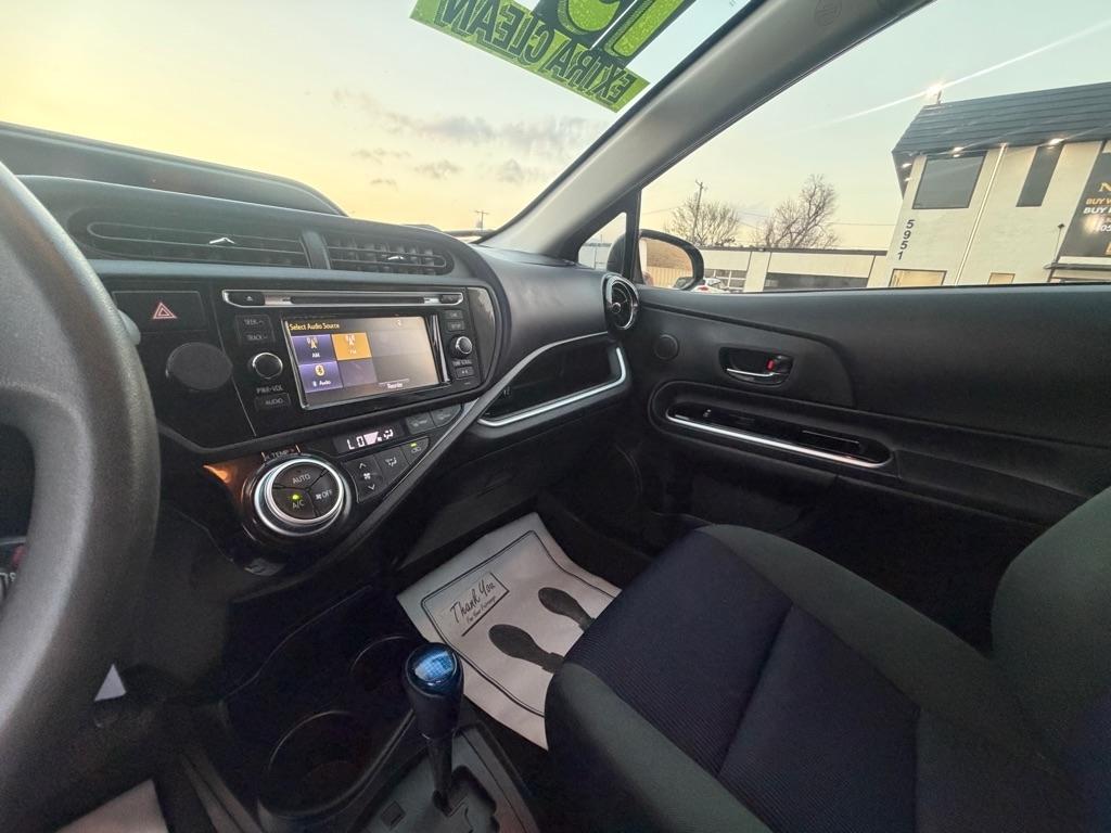 Toyota Prius c One 2015