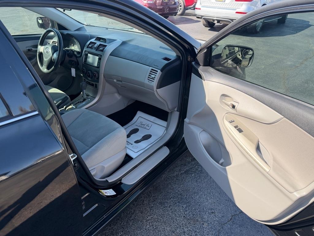 Toyota Corolla L 5-Speed MT 2013