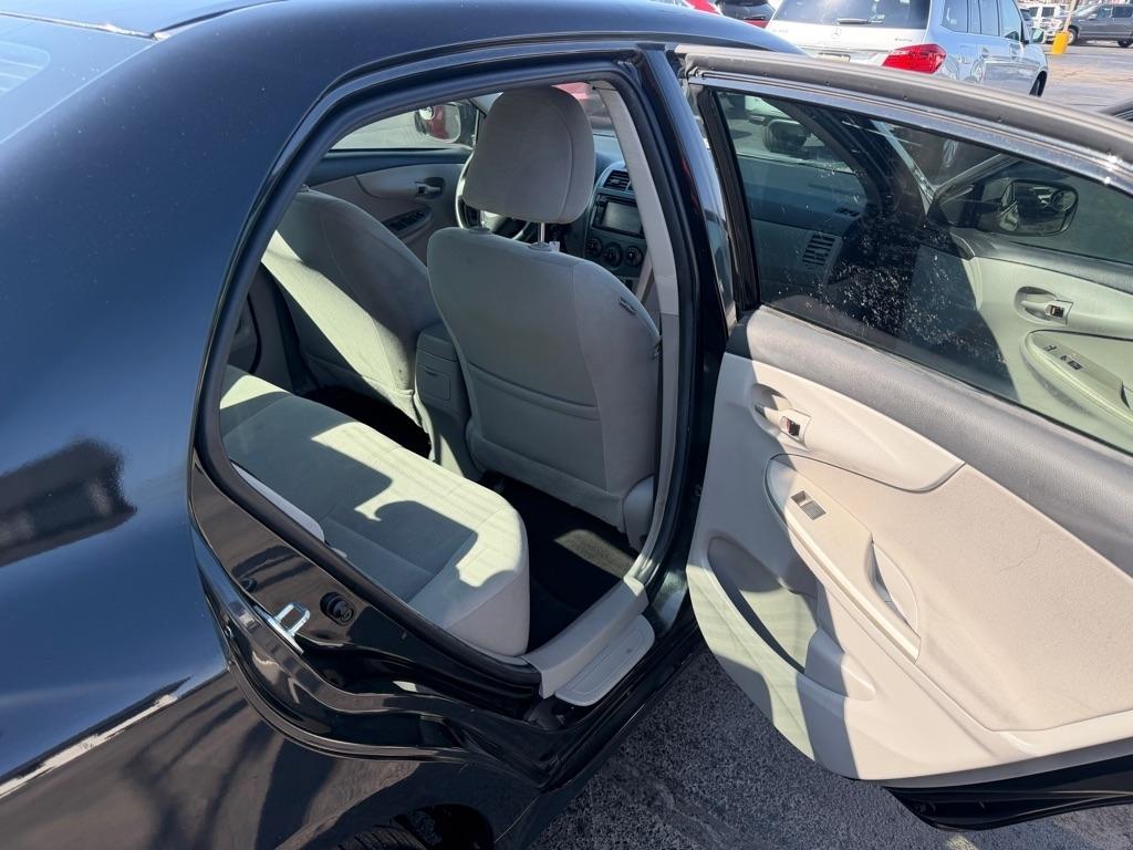 Toyota Corolla L 5-Speed MT 2013