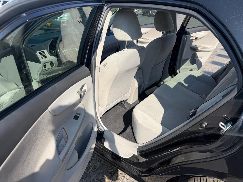 Toyota Corolla L 5-Speed MT 2013