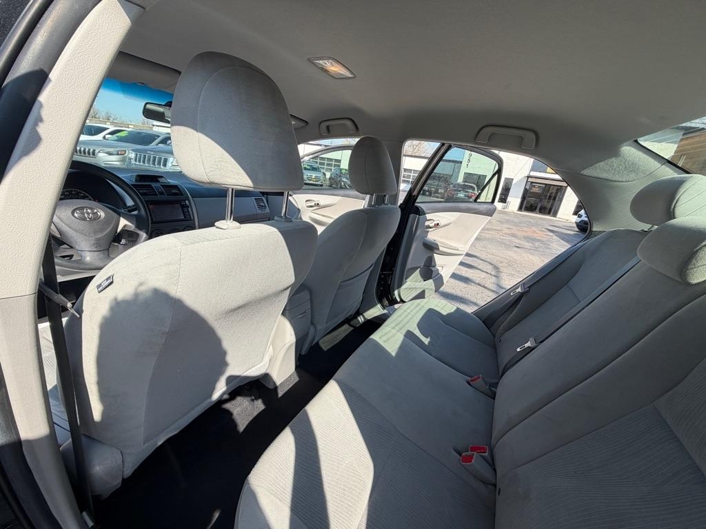 Toyota Corolla L 5-Speed MT 2013