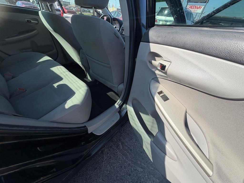 Toyota Corolla L 5-Speed MT 2013