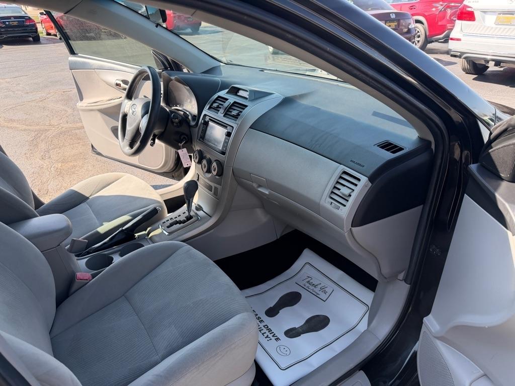 Toyota Corolla L 5-Speed MT 2013