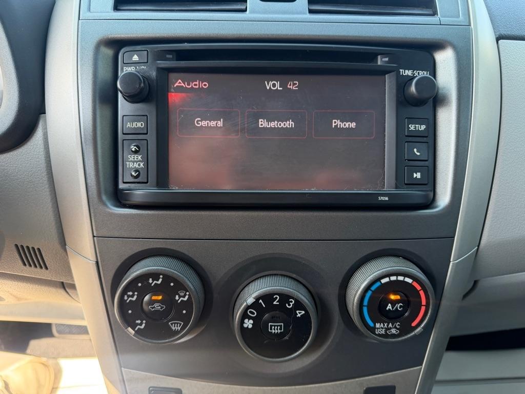 Toyota Corolla L 5-Speed MT 2013