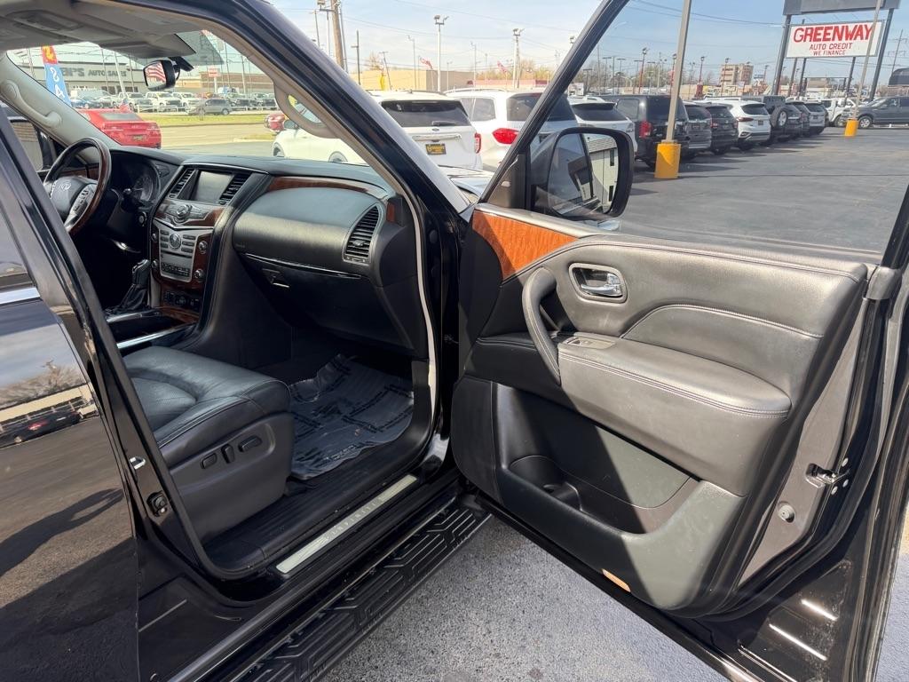 Infiniti QX80 LUXE 2019