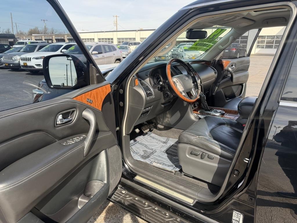 Infiniti QX80 LUXE 2019