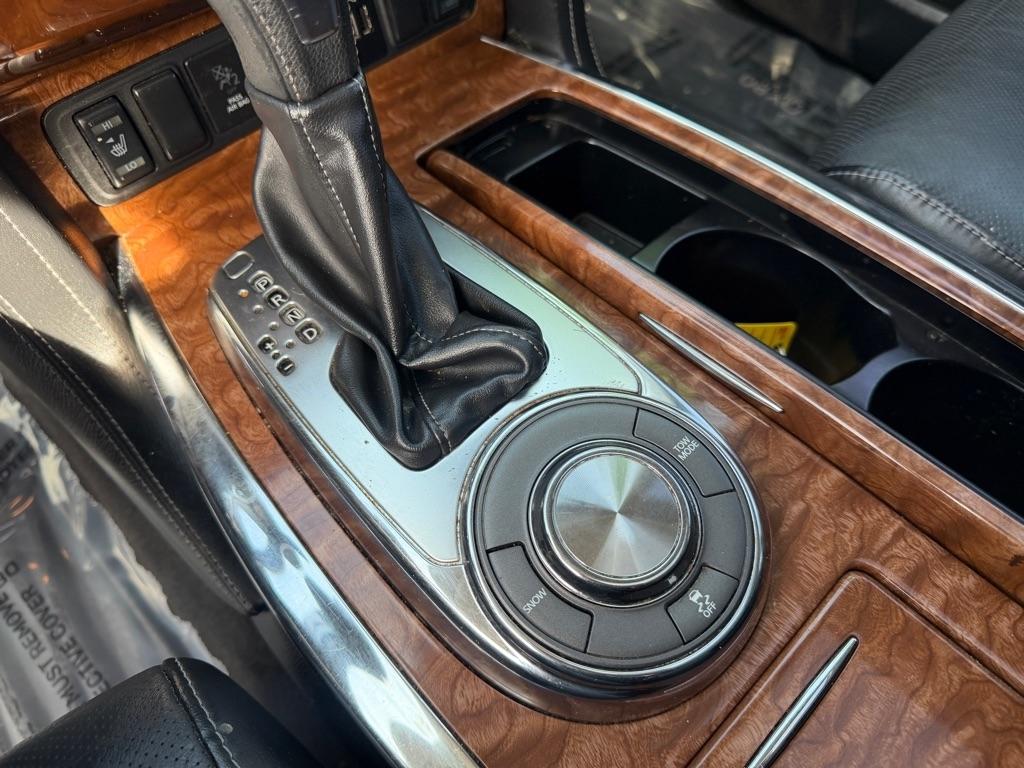 Infiniti QX80 LUXE 2019