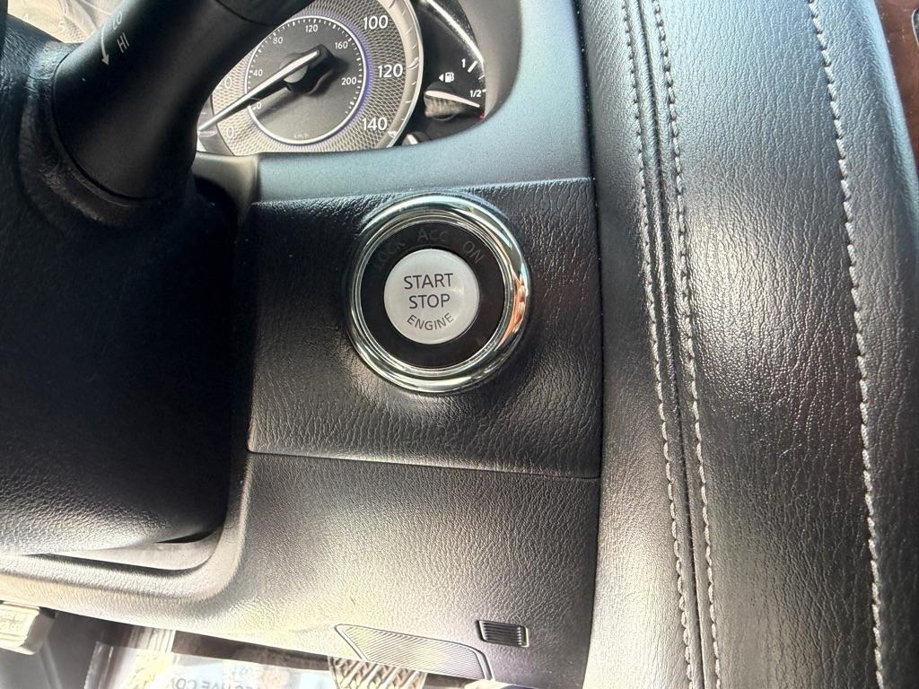 Infiniti QX80 LUXE 2019