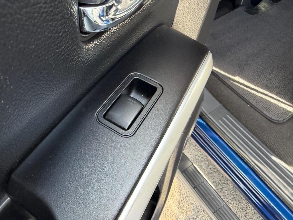 Nissan Titan S Crew Cab 4WD 2018