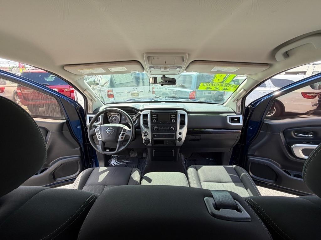 Nissan Titan S Crew Cab 4WD 2018