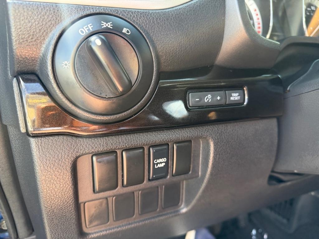 Nissan Titan S Crew Cab 4WD 2018