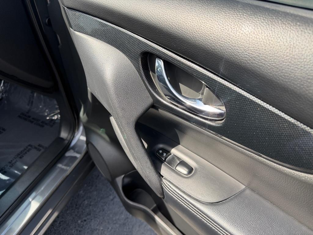 Nissan Rogue S 2WD 2014