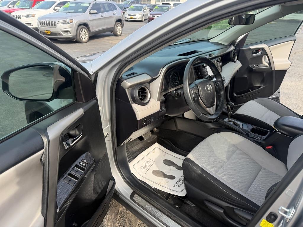 Toyota RAV4 XLE AWD 2018