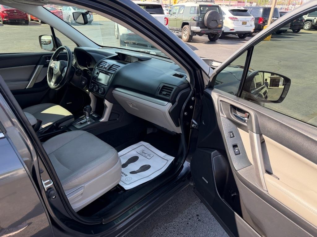 Subaru Forester 2.5i Touring 2014