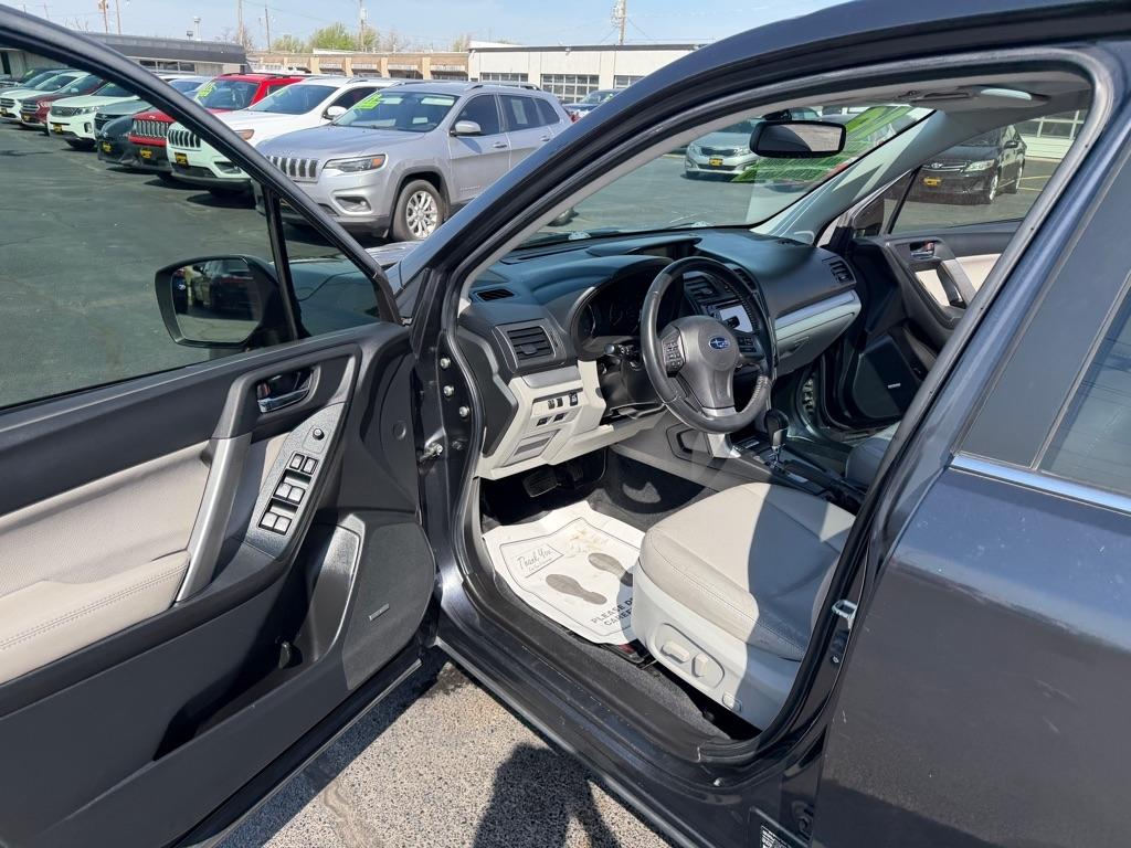 Subaru Forester 2.5i Touring 2014