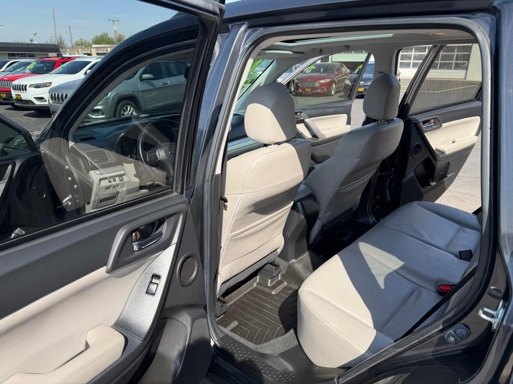 Subaru Forester 2.5i Touring 2014