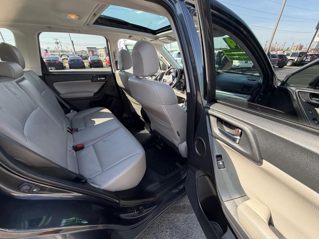 Subaru Forester 2.5i Touring 2014