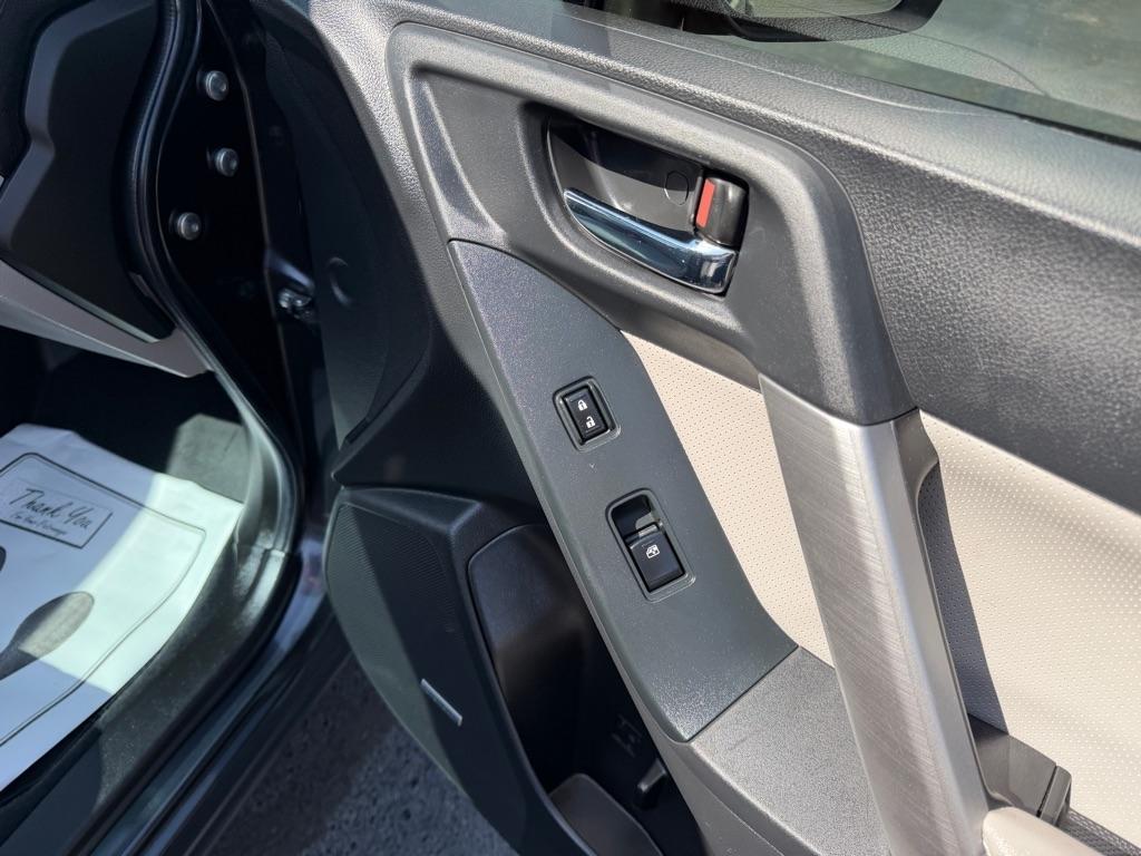 Subaru Forester 2.5i Touring 2014