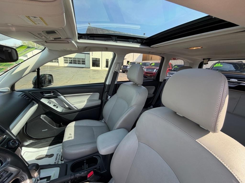 Subaru Forester 2.5i Touring 2014