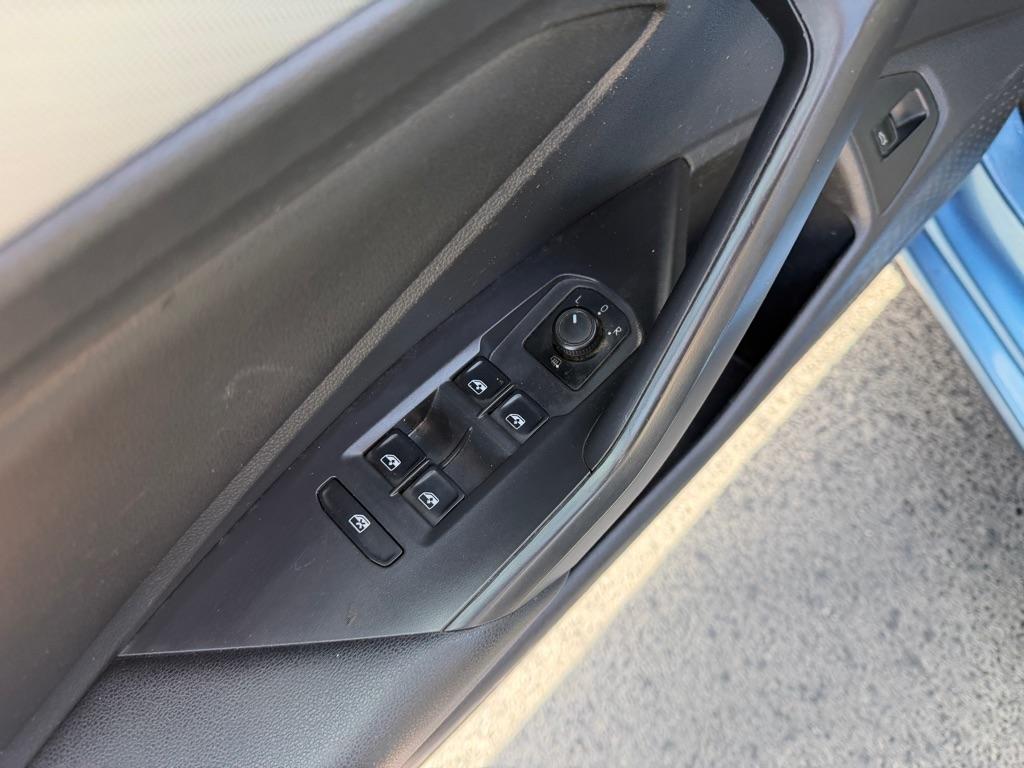 Volkswagen Jetta 1.4T S 8A 2019