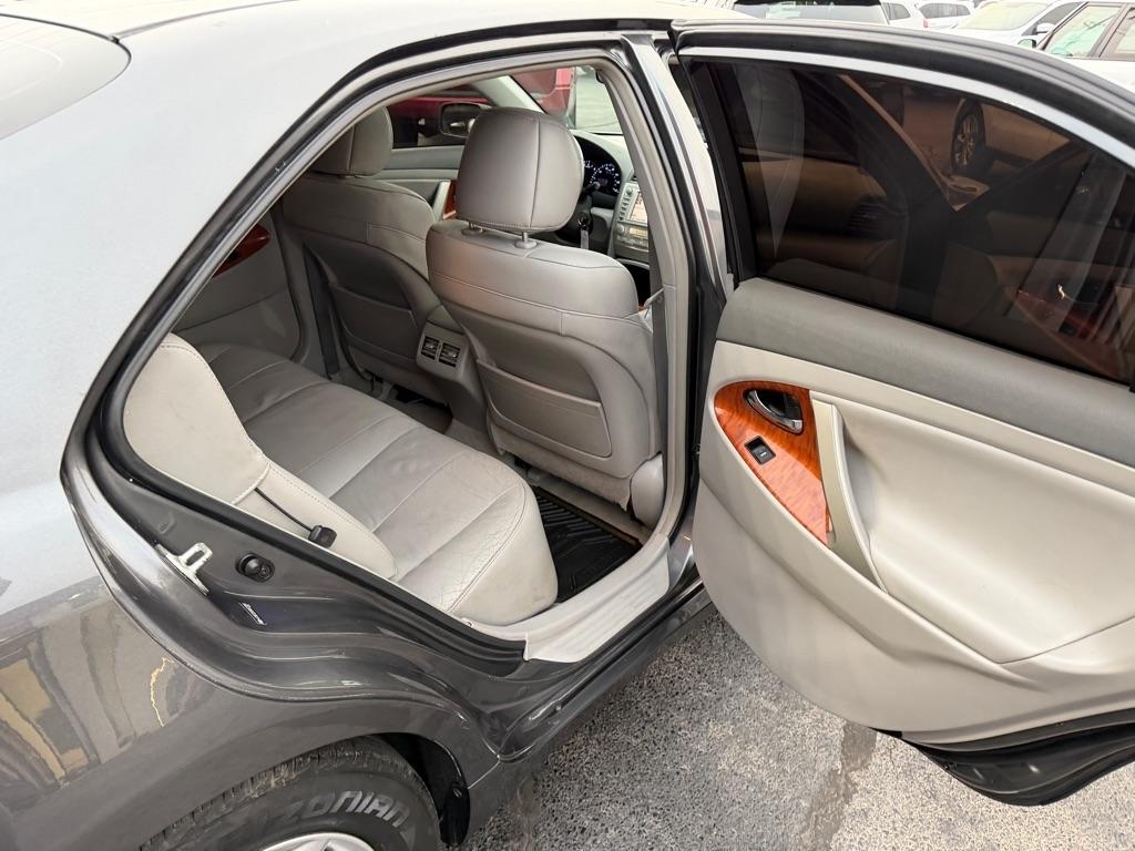 Toyota Camry SE 6-Spd MT 2010