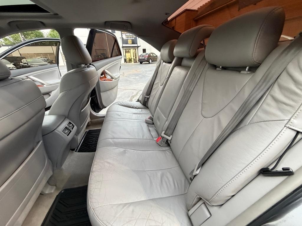 Toyota Camry SE 6-Spd MT 2010