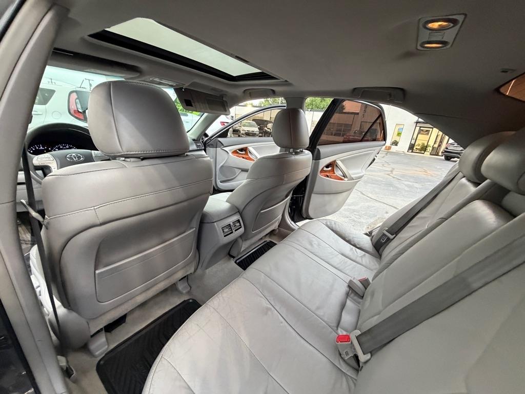 Toyota Camry SE 6-Spd MT 2010