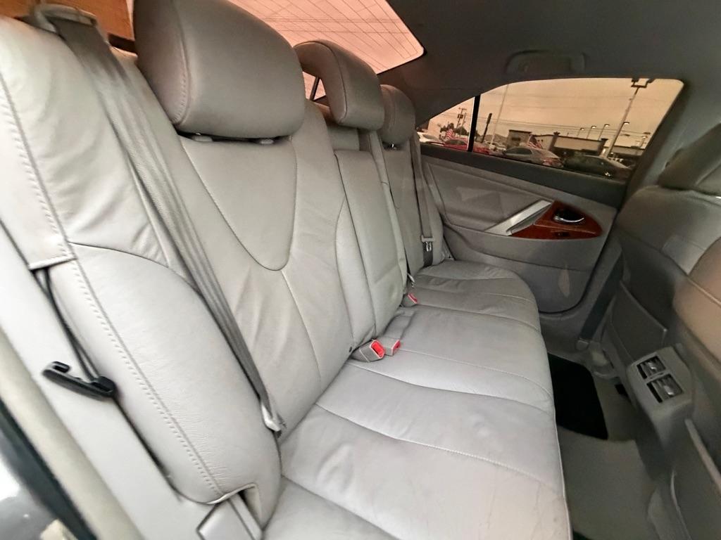 Toyota Camry SE 6-Spd MT 2010