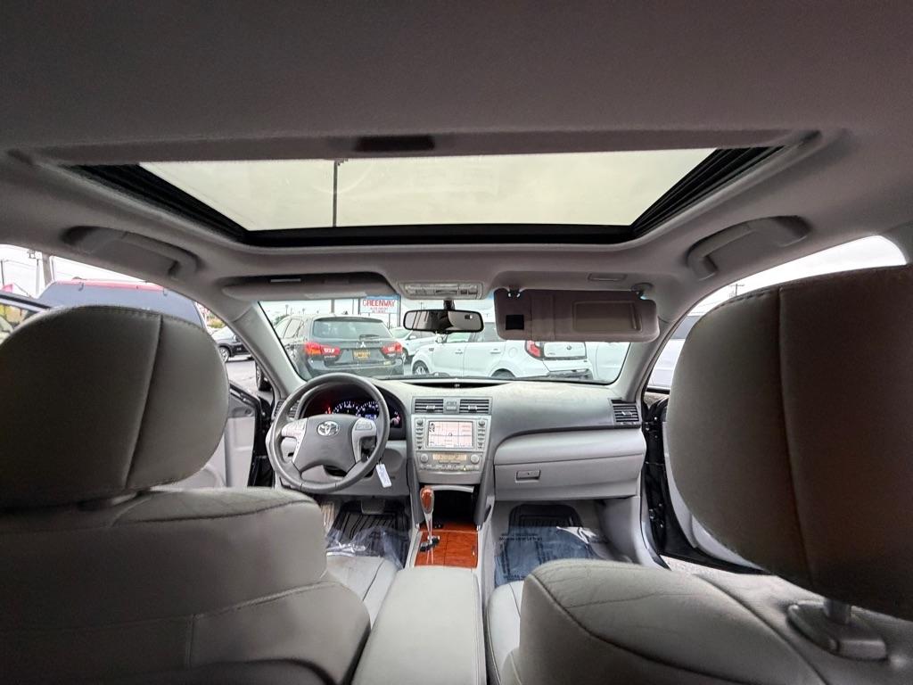 Toyota Camry SE 6-Spd MT 2010