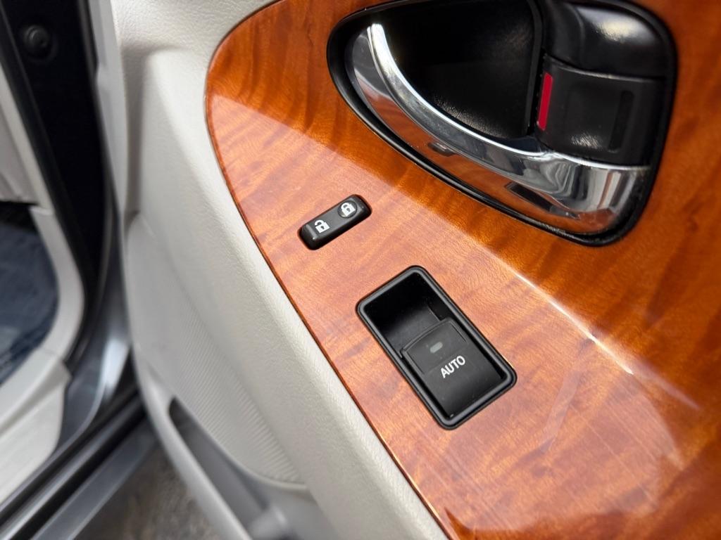 Toyota Camry SE 6-Spd MT 2010