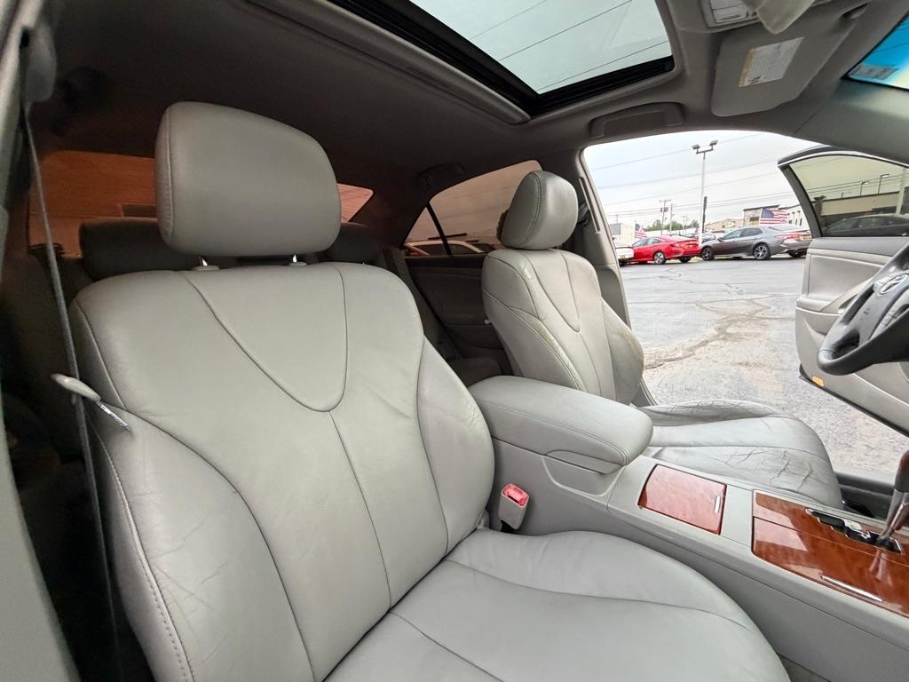 Toyota Camry SE 6-Spd MT 2010