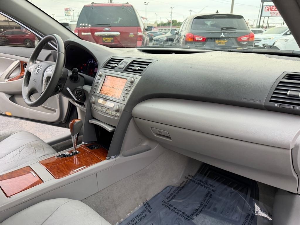 Toyota Camry SE 6-Spd MT 2010