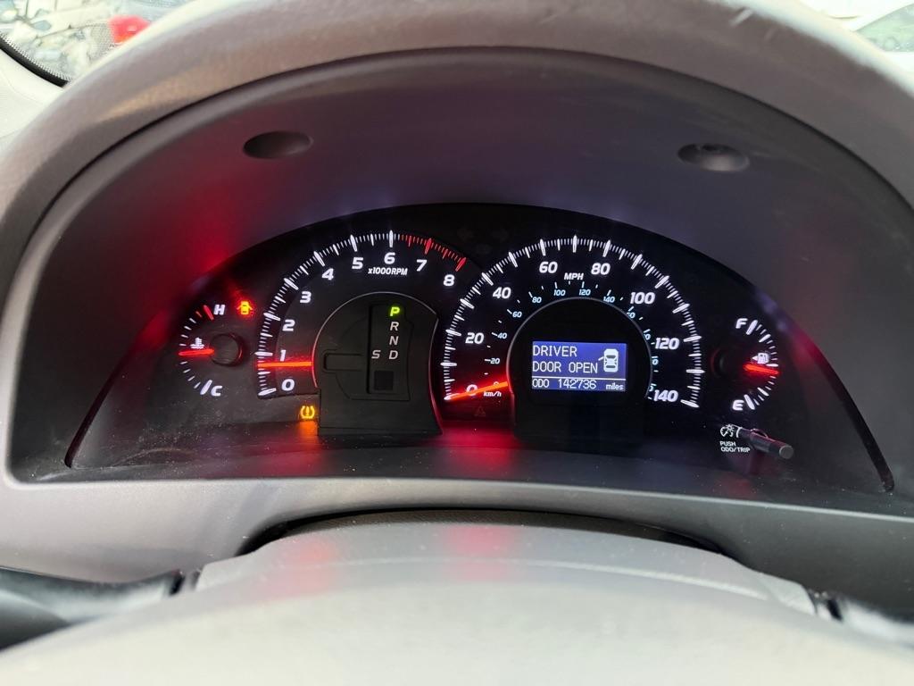 Toyota Camry SE 6-Spd MT 2010