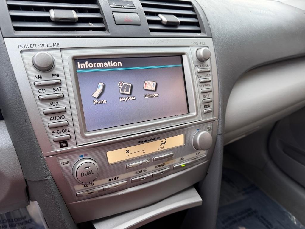 Toyota Camry SE 6-Spd MT 2010