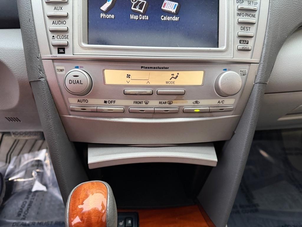 Toyota Camry SE 6-Spd MT 2010