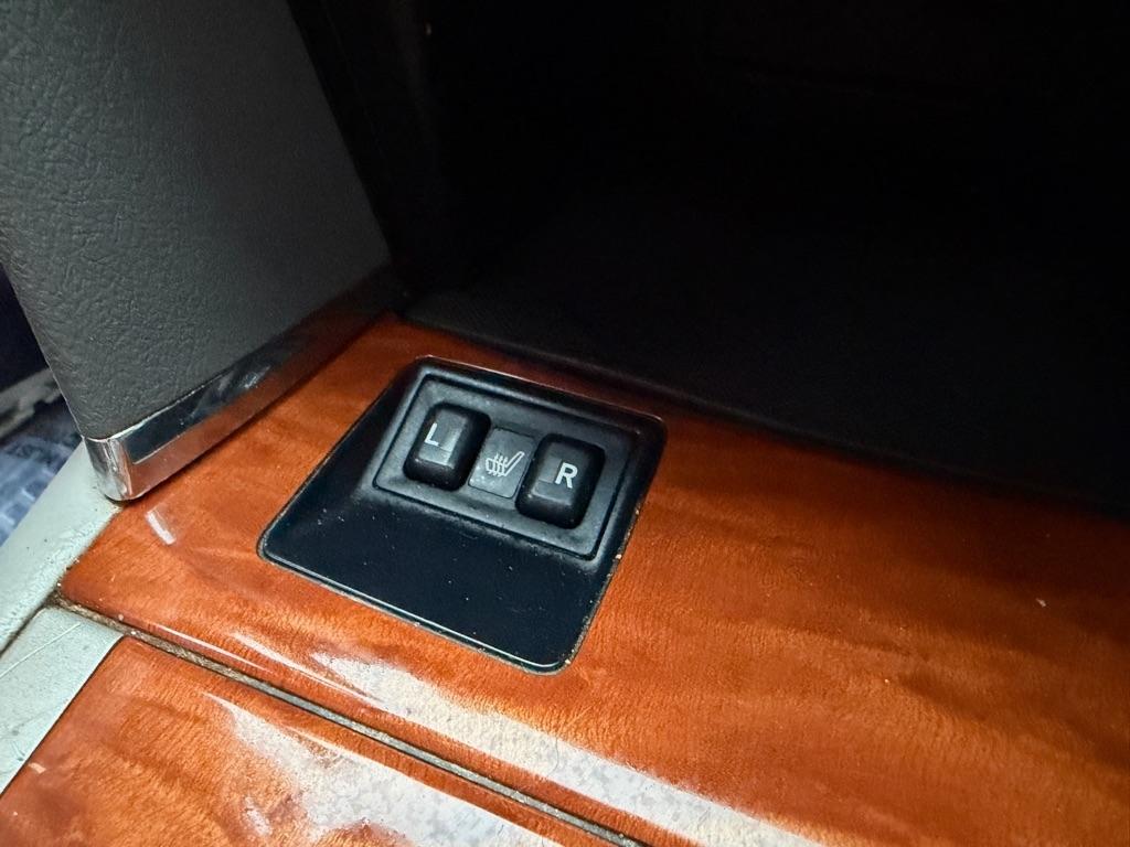 Toyota Camry SE 6-Spd MT 2010