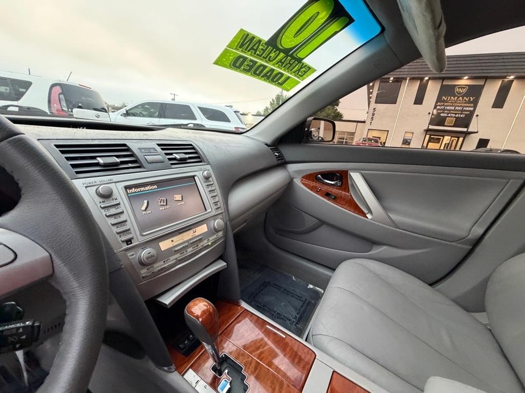 Toyota Camry SE 6-Spd MT 2010