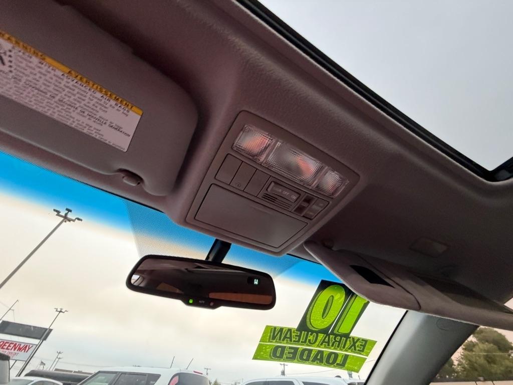 Toyota Camry SE 6-Spd MT 2010