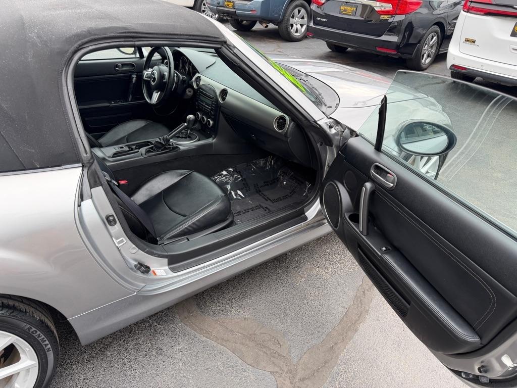 Mazda MX-5 Miata Sport 2010