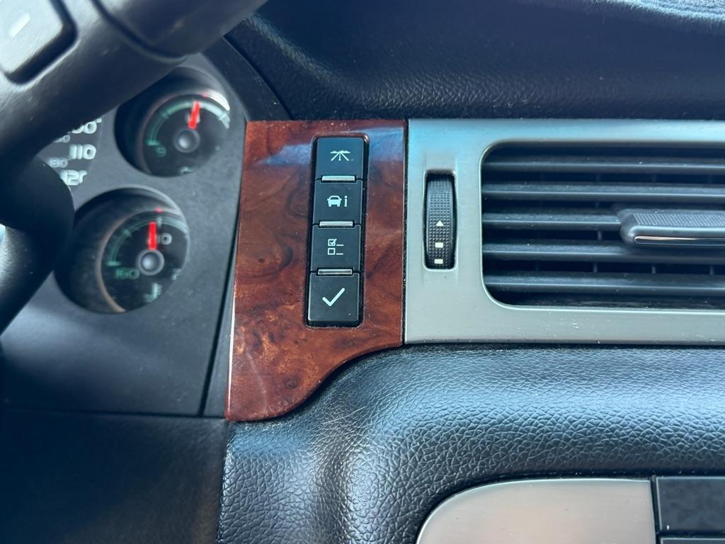 GMC Yukon SLE 2WD 2013