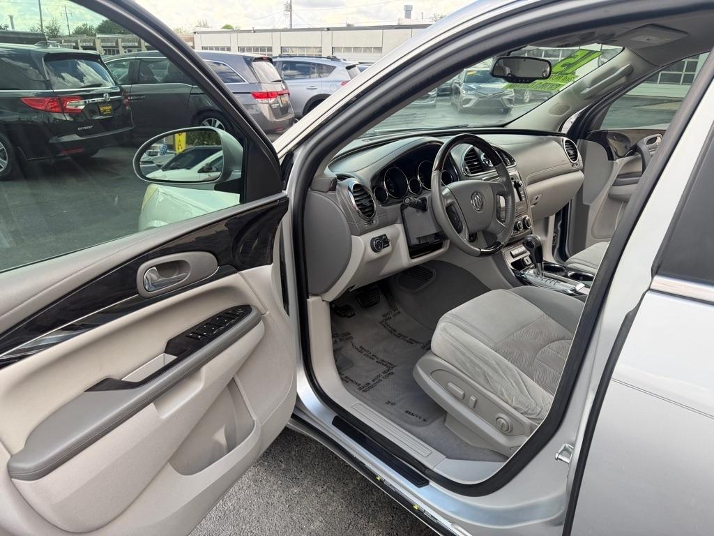 Buick Enclave Convenience FWD 2015