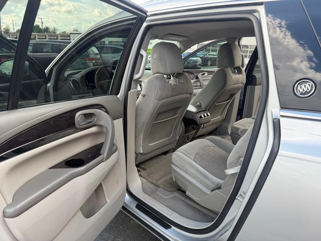 Buick Enclave Convenience FWD 2015