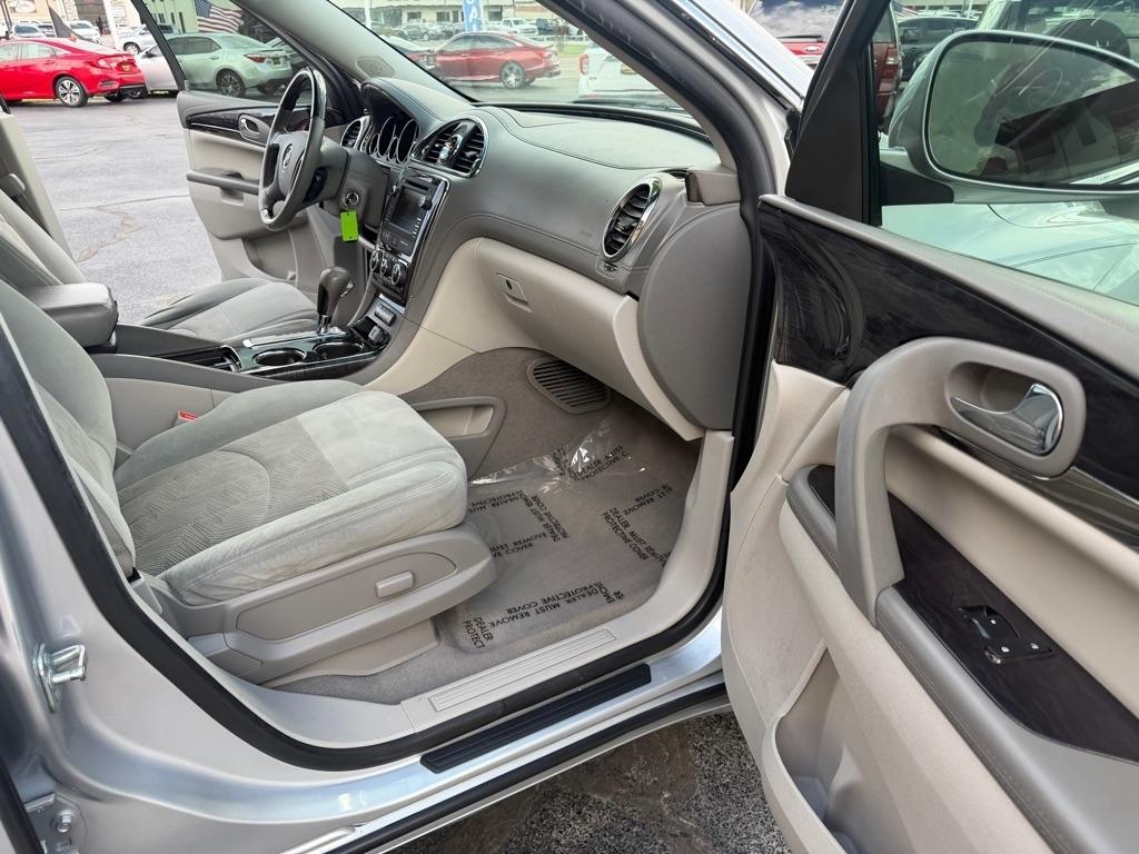 Buick Enclave Convenience FWD 2015