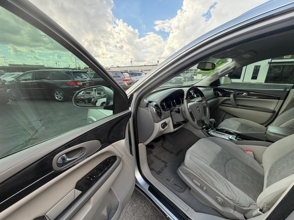 Buick Enclave Convenience FWD 2015