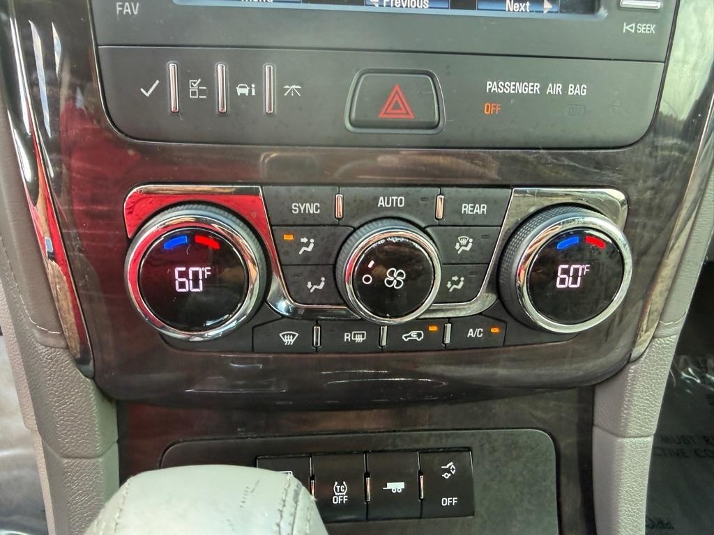 Buick Enclave Convenience FWD 2015