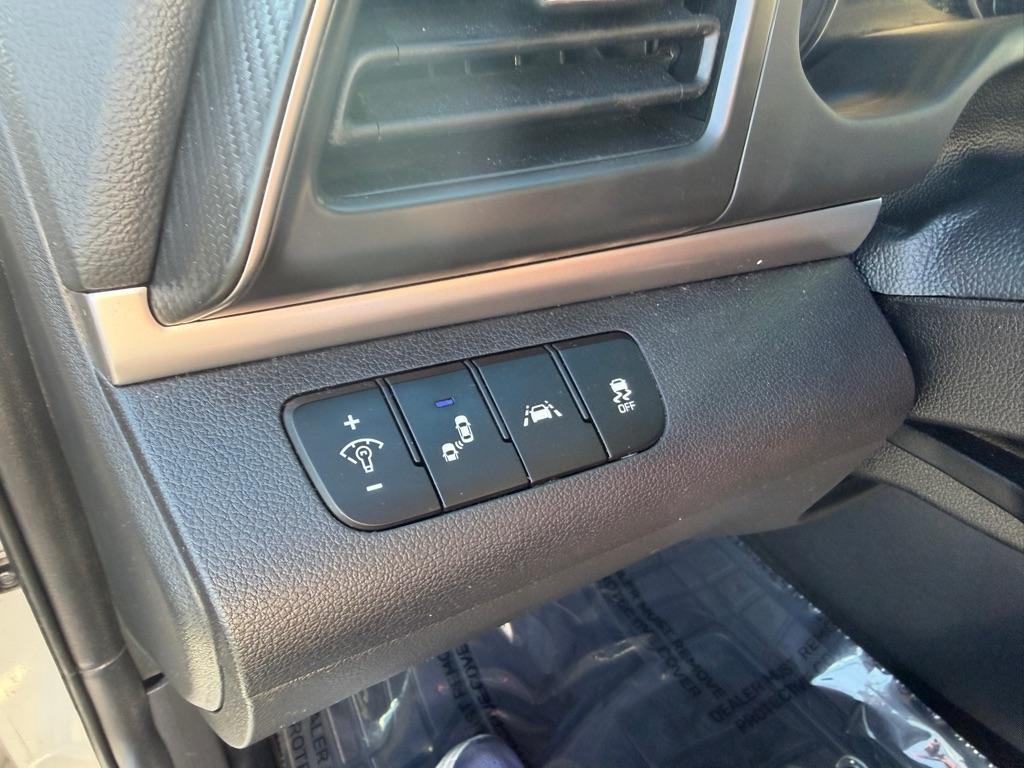 Hyundai Elantra Limited 2020