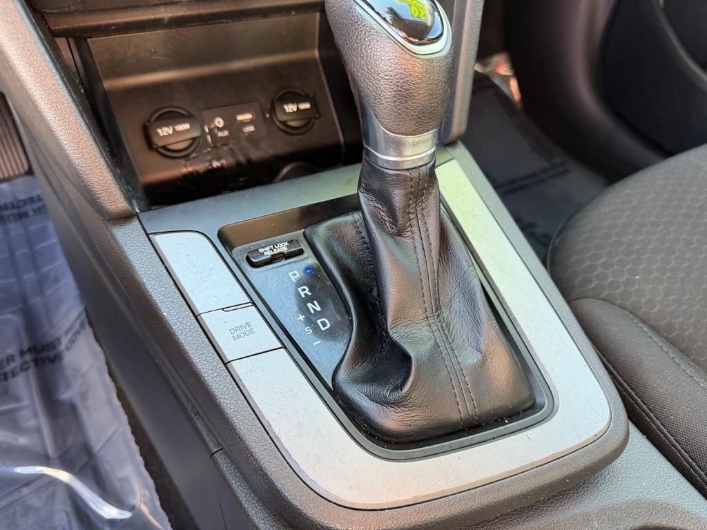 Hyundai Elantra Limited 2020